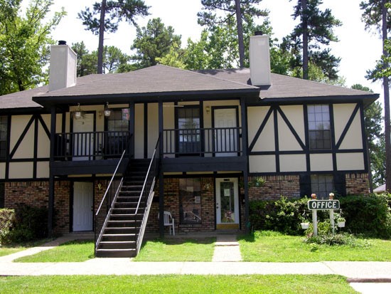 Grand Oaks Apartments Modern two story apartments with only  four apartments in building